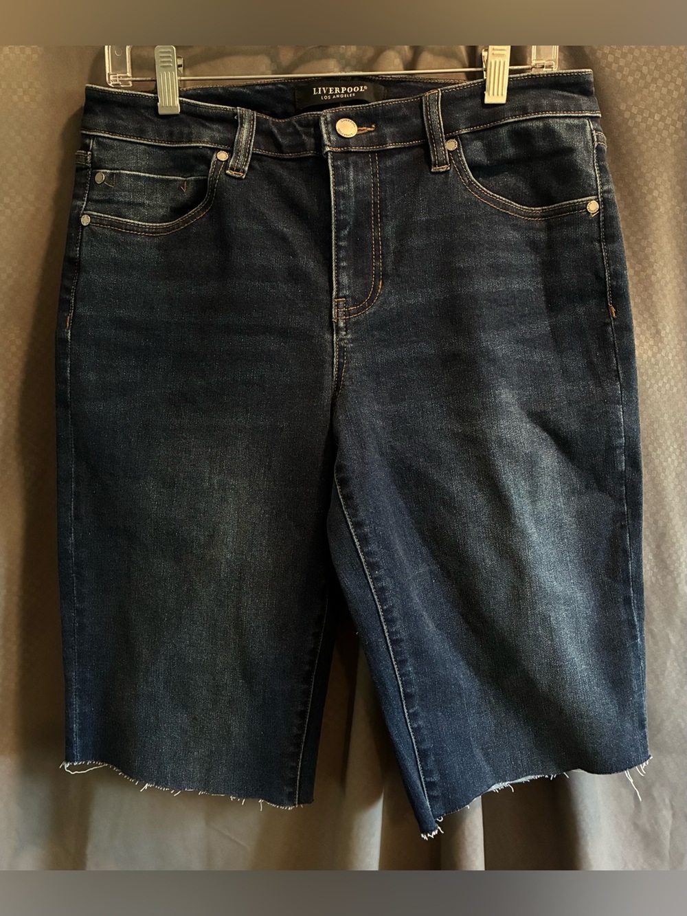 Liverpool Los Angeles Women’s Dark Wash Raw Hem Bermuda Shorts; Size 10/30